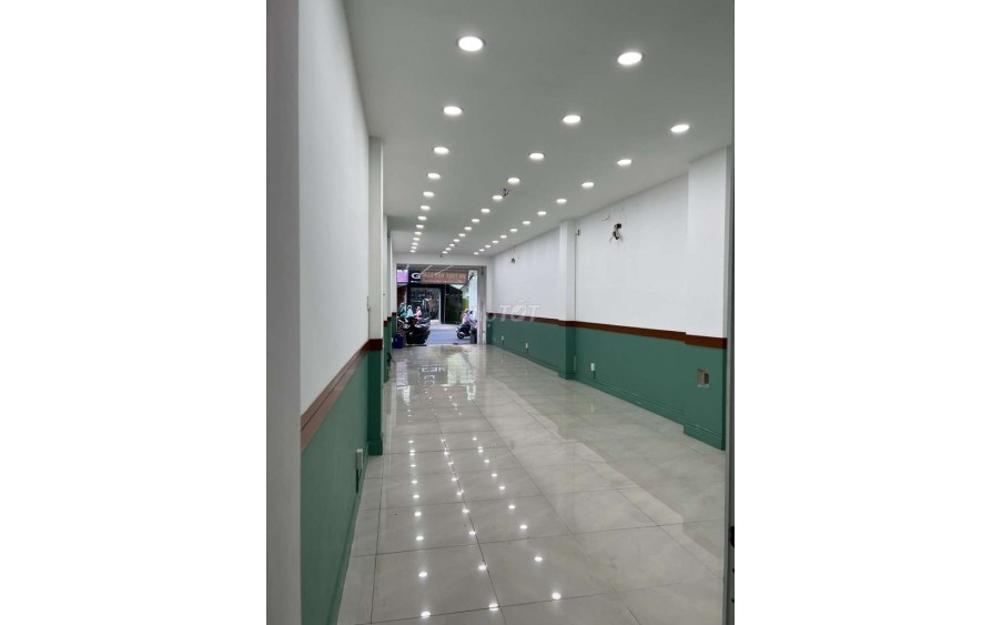 ♥️♥️ Mặt bằng KD đường CMT8, 100m2, gần ngã 3 Tô Hiến Thành