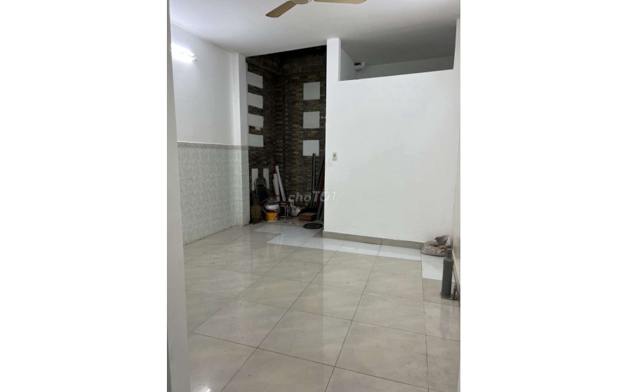 ♥️♥️ Mặt bằng KD đường CMT8, 100m2, gần ngã 3 Tô Hiến Thành