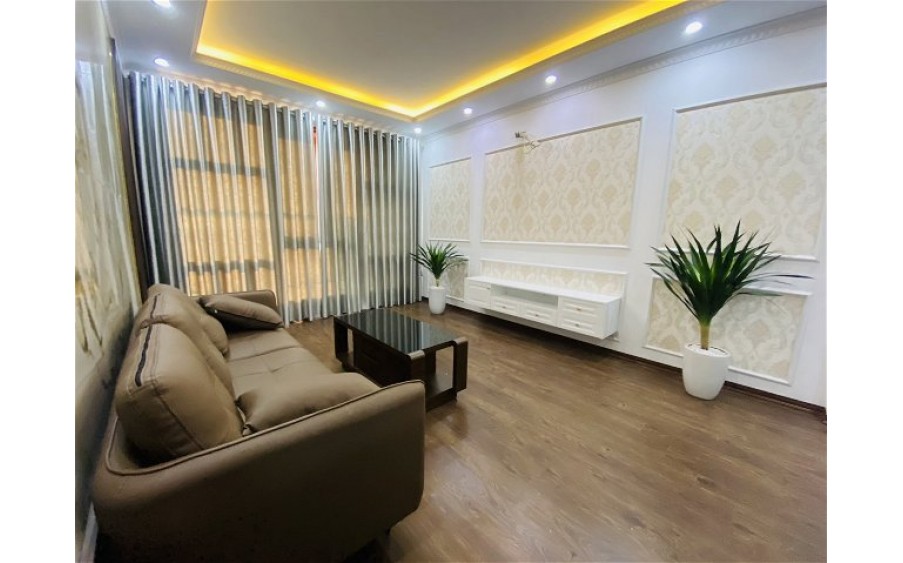 Bán nhà 40m2 Ngọc Thuỵ, Long Biên. Gara ô tô, kinh doanh.6.8 tỷ