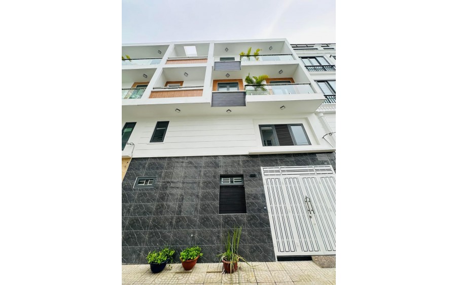 Bán nhà 40m2  Nơ Trang Long, Bình Thạnh. Xe hơi đậu trong nhà, ngang bề thế 9m giá nhỉnh 8 tỷ.