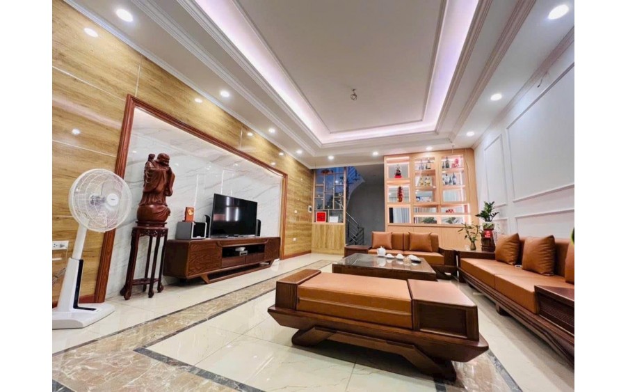 Bán nhà Lê Trọng Tấn, giảm chào 200tr, 52m2 4,5m mặt tiền, nhà đẹp, xây thoáng, gần ParkCity 7,xtỷ