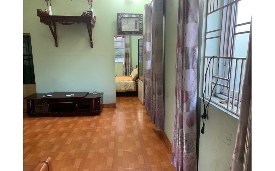 Cho thuê nhà Phạm Văn Đồng, 40m2 - 2 ngủ,  ban công thoáng mát 5tr/th 0966931622.