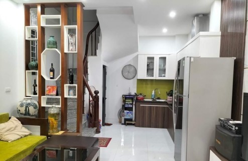 Bán nhà Cầu Am 30m2, 5 tầng giá 4.95 tỷ