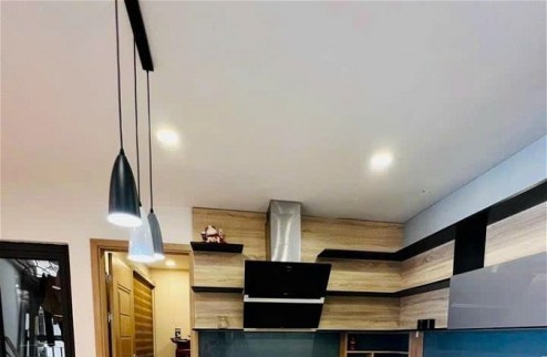 Cần bán 3PN chỉ với 5.2 tỷ, DT 124 m2  view thoáng sổ đỏ CC lâu dài slot oto