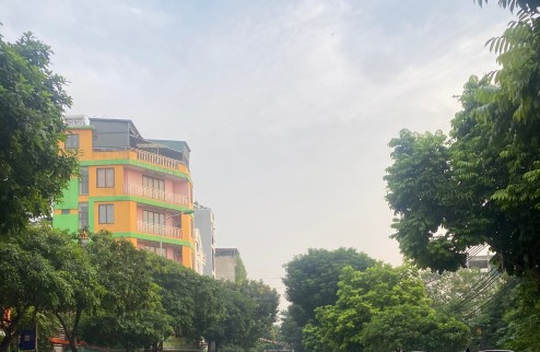 Bán nhà mới nhất Kiến Hưng, Hà Đông. 33m2, mt 3.3m, 5 tầng giá 3.55 tỷ full nội thất, ô tô đỗ cổng