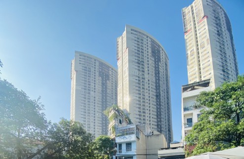 Bán Nhà Văn Phú,64m2 , oto đỗ cửa, chân toà chung cư, giá nhỉnh 7 tỷ.