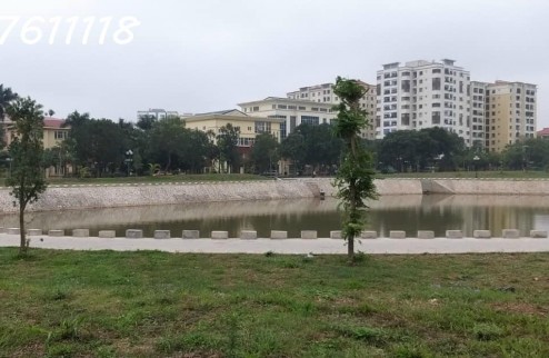 Bán đất Việt Hưng, view  công viên hồ điều hòa mới, sổ A4,80m, 7.8 tỷ