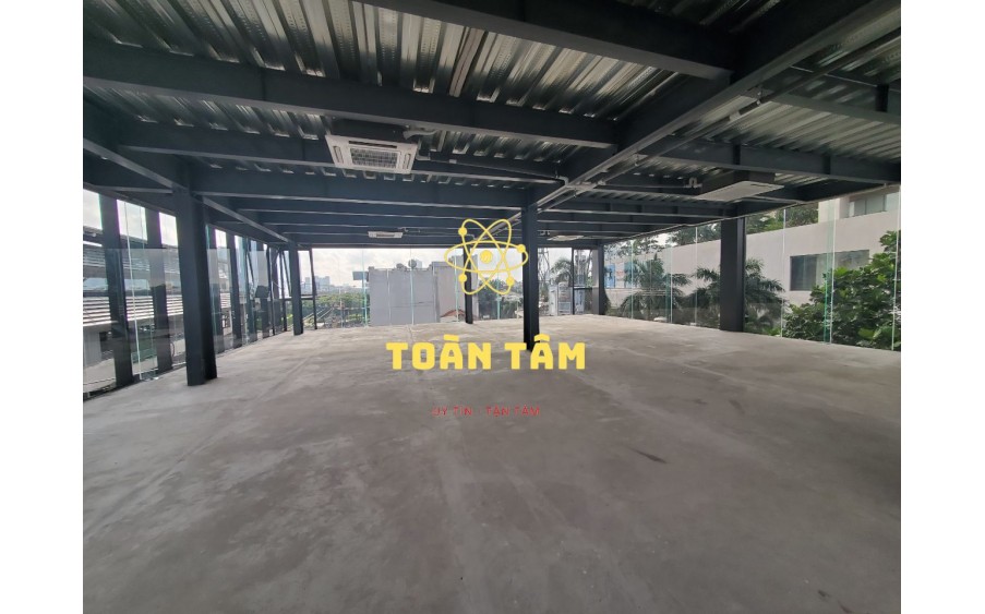 CHO THUÊ NGUYÊN TÒA NGAY TRUNG TÂM THẢO ĐIỀN QUẬN 2 DIỆN TÍCH 1100M2