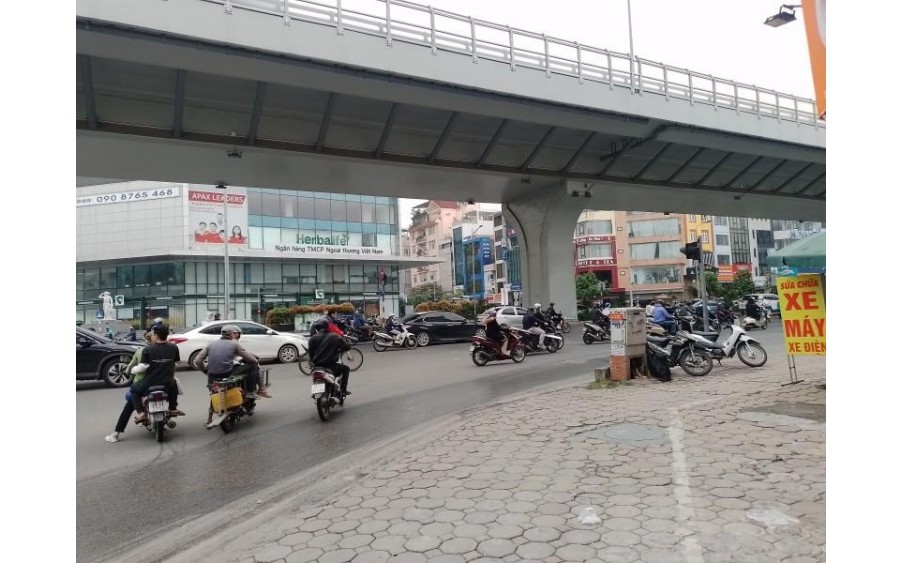 Tìm Khách Thuê Toàn Bộ Nhà kinh doanh mặt phố Trường Chinh, quận Đống Đa