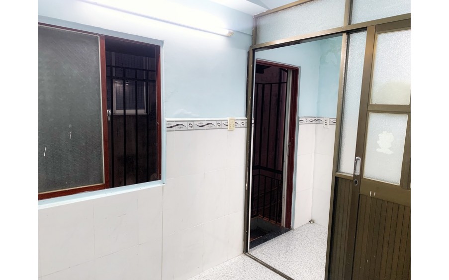 NHÀ NHỎ CÓ VÕ 2 TỶ GẦN 30M2,2PN,2WC, MỚI Ở NGAY, THỐNG NHẤT GÒ VẤP