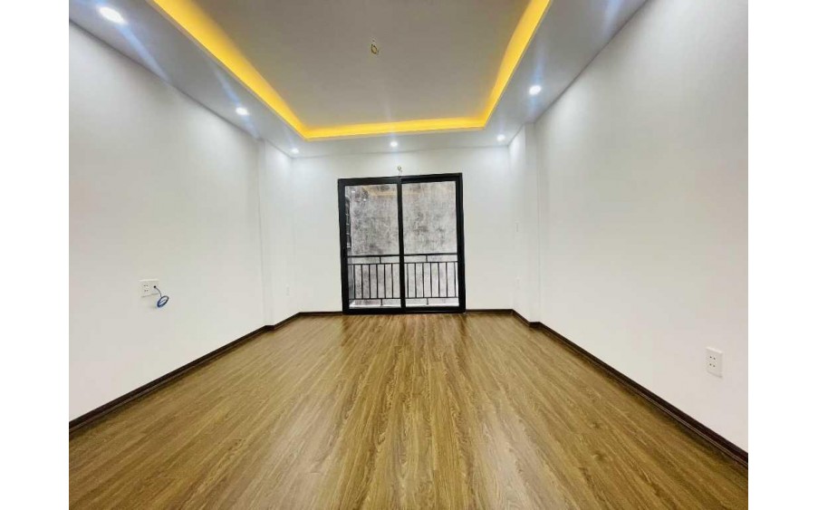 Trương Định nhà mới ở luôn 35m2-5t giá rẻ chỉ 3 tỷ 95. lh 0987136162