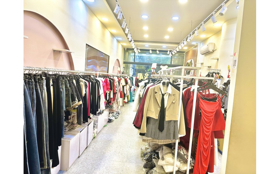 SANG GẤP SHOP THỜI TRANG TRUNG TÂM MUA SĂM SẦM UẤT ĐƯỜNG CMT8, PHƯỜNG 6, TÂN BÌNH