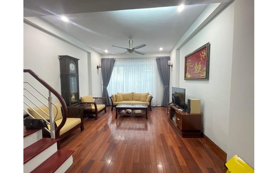 BÁN NHÀ 3 TẦNG 42m2 - CHỈ 2 TỶ 500 - KIM GIANG Thanh Trì - TẶNG FULL NỘI THẤT