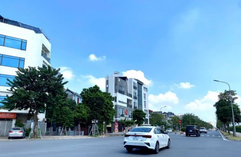 60 triệu/m2 nhà phố Việt Hưng, Giá bất chấp đầu tư, Lô góc 2 mặt tiền, 56m2 - 3.2 tỷ