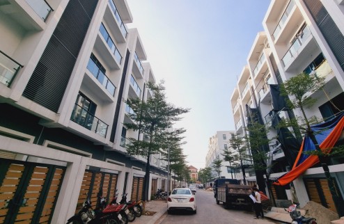 Bán biệt thự liền kề -Goldmark City,90m*5T*5MT 2 thoáng ô tô tránh - vỉa hè - dân trí cao tc 18 tỷ