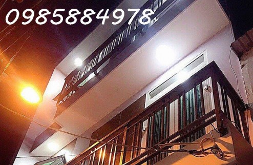 Bán gấp nhà Ngô Đến, Vĩnh Phước, Nha Trang
Nhà 1 trệt 2 lầu, 3pn, 3wc