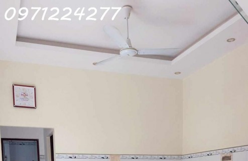 BÁN GẤP NHÀ ĐƯỜNG SỐ 9 -LINH XUÂN - THỦ ĐỨC  135M2 [ 4 X 32 ] 3 PHÒNG NGỦ - 3 VỆ SINH - Ô TÔ TỚI CỦA - NHÀ HOÀN CÔNG [ GIÁ CHỈ 4 TỶ 200 ]