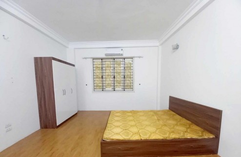 Cho thuê phòng khép kím 30m2, kim Mã Ba Đình, full nội thất 4 triêu/tháng