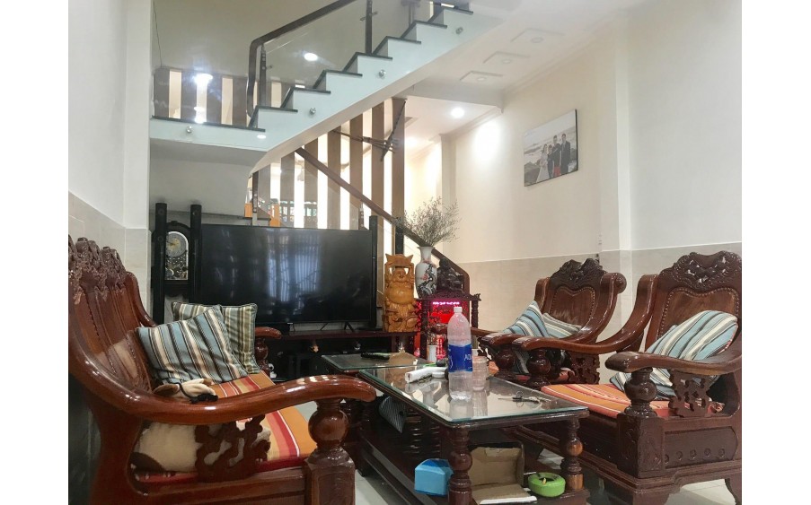 NHÀ QUẬN 7,TRẦN XUÂN SOẠN  (88 M2) 2 TẦNG, HẺM XE HƠI,GIÁ RẺ,  CÒN BỚT