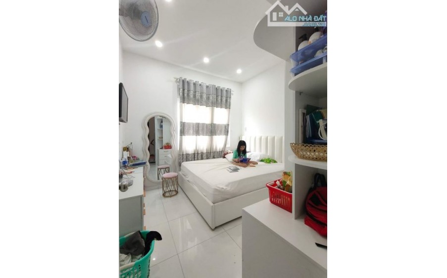 NHÀ ĐẸP Ở NGAY, GẦN MT  NGUYỄN NGỌC NHÂT, CHỢ TÂN HƯƠNG, TÂN PHÚ, 40M2, 3T, GIÁ 3,9 TỶ