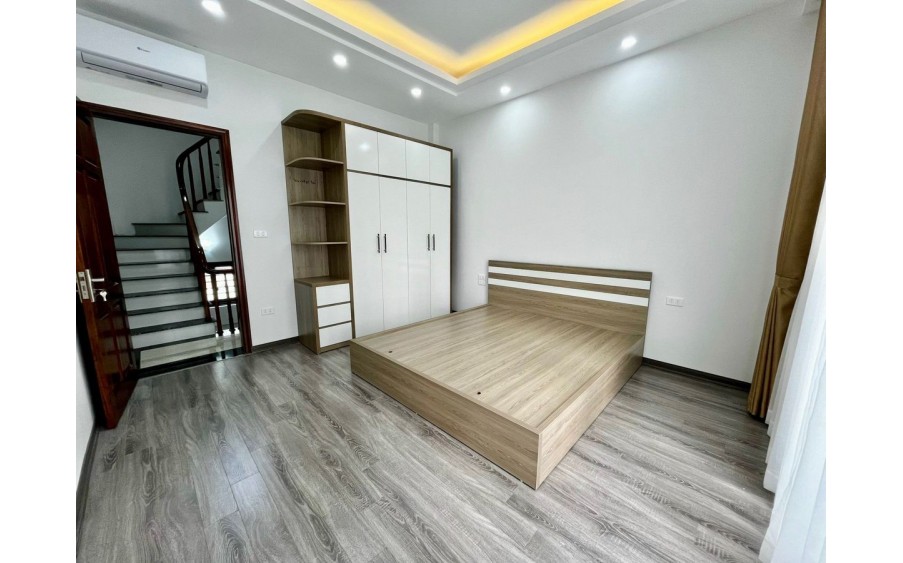 BÁN NHÀ HOÀNG NHƯ TIẾP 35M2, 5 TẦNG, HƠN 4 TỶ - Ô TÔ GẦN NHÀ - FULL NỘI THẤT CAO CẤP