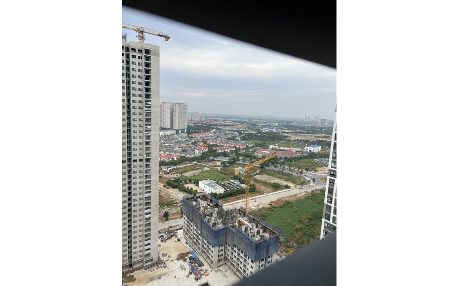 Bán studio, full nội thất, tầng trung, view nội khu, miễn phí DV 5 năm. Giá 1.46 tỷ bao phí