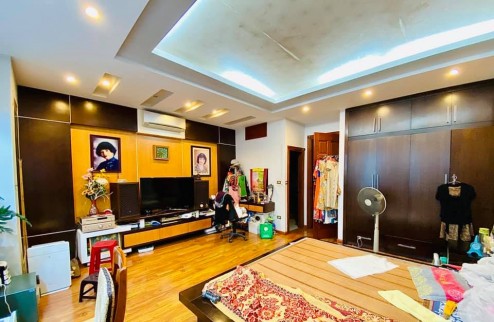 Nhà đẹp Phố Trạm, 65,6m2, 5 tầng, giá 5.x tỷ, tặng full nội thất