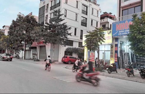 Nhà mặt phố Nam Đuống, Long Biên, vị trí đẹp kinh doanh đông, 97m, mặt tiền: 10m, 12 tỷ