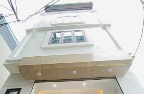 Chính chủ bán nhà mới xây 32m2, 4 tầng có sổ đỏ tại Ngọc Thụy, Long Biên