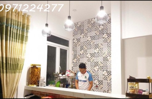 BÁN NHÀ LINH TÂY - NHÀ C4 - 82M2 - GIÁ CHỈ 3.8 TỶ..
NHÀ C4 ( 4.4 X 18.5 ) 2PN TRANG TRÍ ĐẸP
 ,SỔ HỒNG RIÊNG - HỒ SƠ PHÁP LÝ CHUẨN