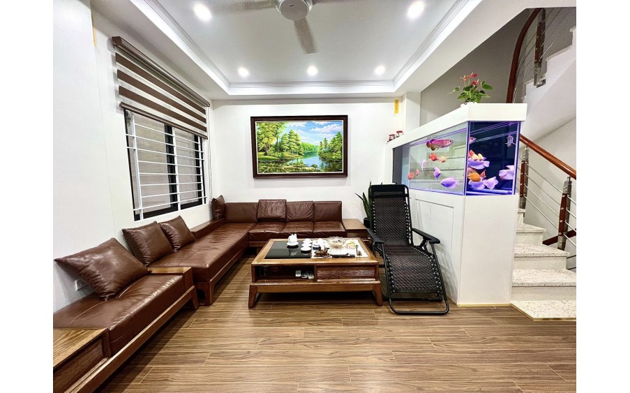 Bán nhà ngõ 4 Phương Mai, 2 mặt ngõ,  ô tô tránh, gần hồ, nhà đẹp, 45m, mt 4m. 11.6 tỷ