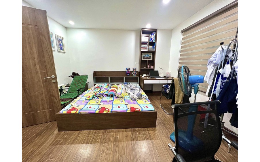 Bán nhà phố Lê Thanh Nghị, phân lô, ô tô, sát phố, ở vip, kd VP, 65m, 16.5 tỷ