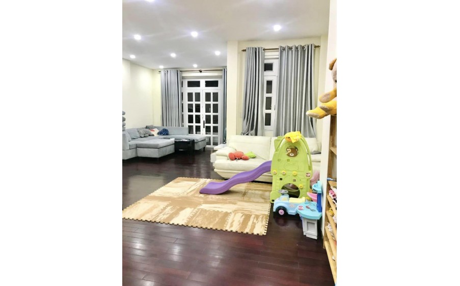 Bán Nhà Đường Phạm Văn Đồng, Thủ Đức, DT 79M2, 3T, HXH Tránh, Giá Chỉ Hơn 6 Tỷ, Sổ Sang Tên Ngay