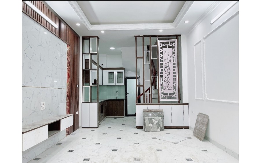 Chỉ 180 triệu m có ngay nhà Kim Mã 32 m 5 tầng nhà đẹp giá 5.7 tỷ