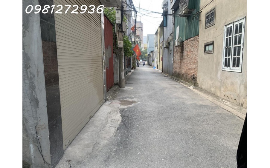 Chính chủ bán nhà mặt phố  Thanh Am Đức Giang Long Biên Hà Nội  kinh doanh đa dạng dòng tiền , diện tích  52m2 ,mặt tiền 4,2 m nhà 4,5 tầng giá chào
