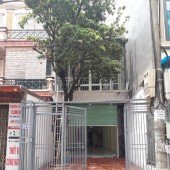 Chủ nhà cho thuê căn hộ 2 tầng mặt đường 218 phố Xuân Đỉnh, Hà Nội