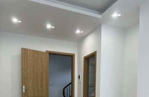 CHO THUÊ NHÀ NGÕ THỊNH HÀO 1, 6 TẦNG, DT SÀN 25M2 - CÓ THANG MÁY - Ở, VP, KD CÁC MÔ HÌNH ĐỀU ĐỈNH, GIÁ 20 TRIỆU/THÁNG LH ngay 0936397767