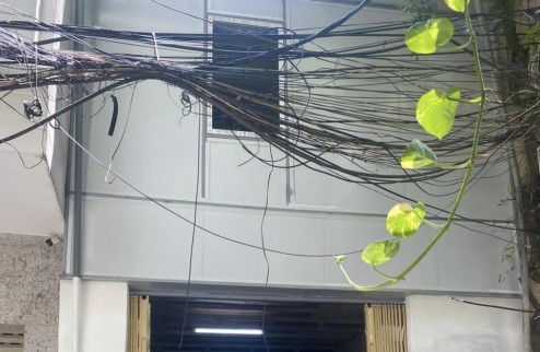 Chính chủ cần cho thuê nhà mặt ngõ oto Trần Quang Diệu-Đống Đa 45m2 x 2 tầng , giá 11tr / tháng -0936397767