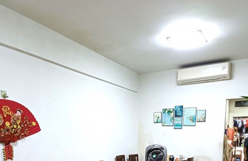 Sạch đẹp 2 thoáng bán gâp căn hộ CCMN gần Mipec Long Biên 980tr