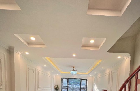 Bán nhà Nguyễn sơn, Bồ đề, Long Biên, 42m, 6  tầng, THANG MÁY, Ô TÔ ĐỖ CỬA.