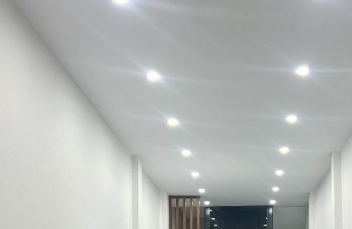 BÁN NHÀ ĐÀM QUANG TRUNG, LONG BIÊN  57,9 M,  6 TẦNG, HIẾM.