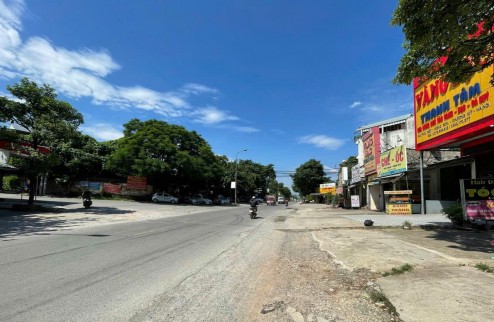 Mặt đường liên thôn - Kinh doanh sát Thị Trấn chúc sơn chỉ 1,x tỷ