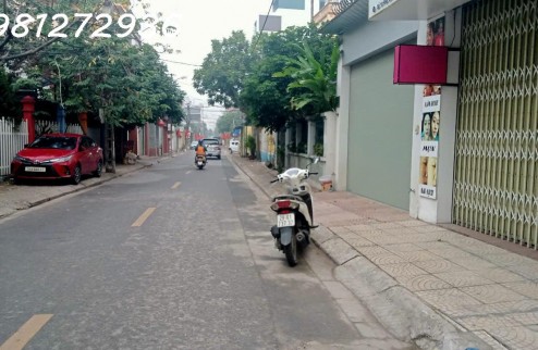* Mảnh đất đẹp tại Việt Hưng Long Biên Hà Nội , ô tô tránh các kiểu kinh doanh thuận lợi . Diện tích 48 m2 mặt tiền 4 m , giá chào bán 4,9 tỷ đồng (