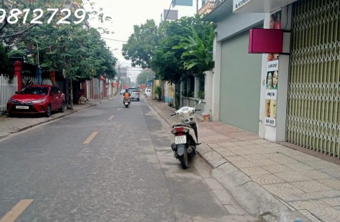 Phố việt Hưng Long Biên nhà 5 tầng mới tinh , gara otô chỉ việc sách vali về ở diện tích 46 m2 mặt tiền 4 m giá chào bán 6,8 tỷ