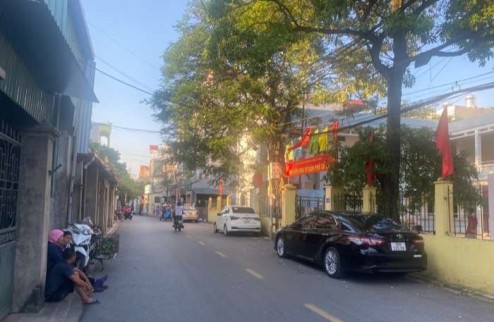 Bán đất mặt chợ Xóm Lò Thanh Am, Long Biên, oto tránh kinh doanh 50m, mặt tiền: 4.6m, 7 tỷ