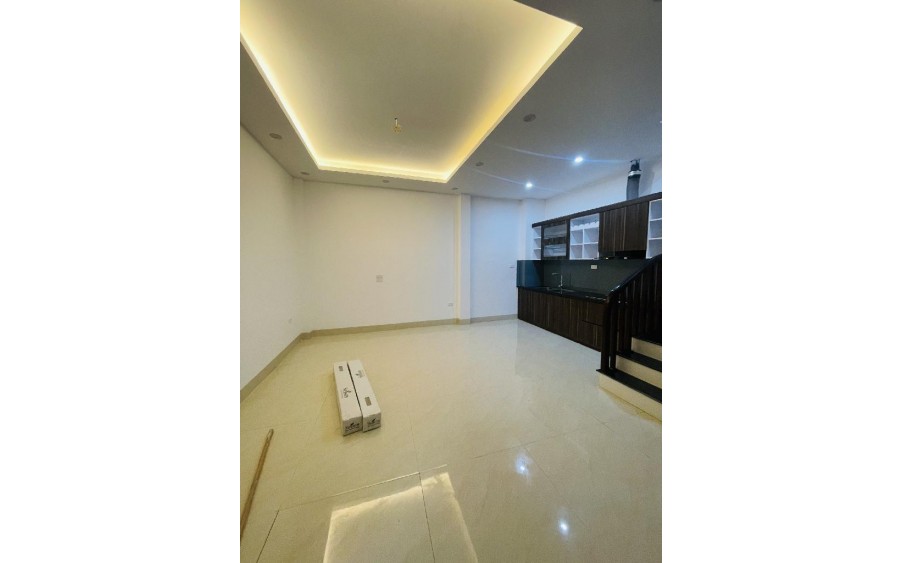 Nhà Đức Giang 48m2, 5 tầng , ô tô đỗ cửa, cạnh Bình Minh Garden chỉ nhỉnh 4 tỷ