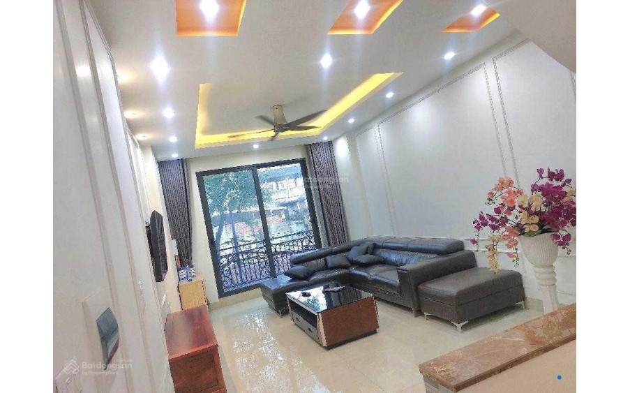 BÁN NHÀ CHU HUY MÂN, LONG BIÊN 54 M2, 5 TẦNG 8,5 TỶ-NHÀ ĐẸP-PHÂN LÔ-Ô TÔ QUA NHÀ