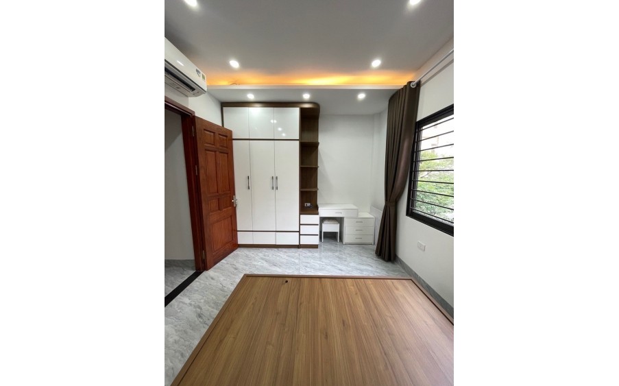 Bán nhà mặt phố Quan Hoai, 45m2, 6 tầng,2 tháng, ô tô, Nhỉnh 8  tỷ. Cho thuê 40 triệu/tháng LH 0976388663