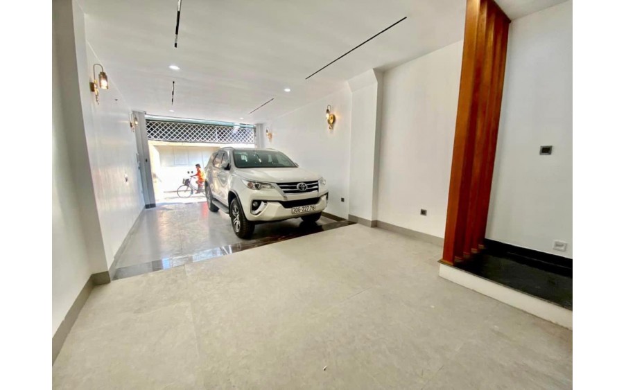 NHÀ ĐẸP 6 TẦNG QUẬN LONG BIÊN, THANG MÁY, GARA ÔTÔ, FULL NỘI THẤT CAO CẤP