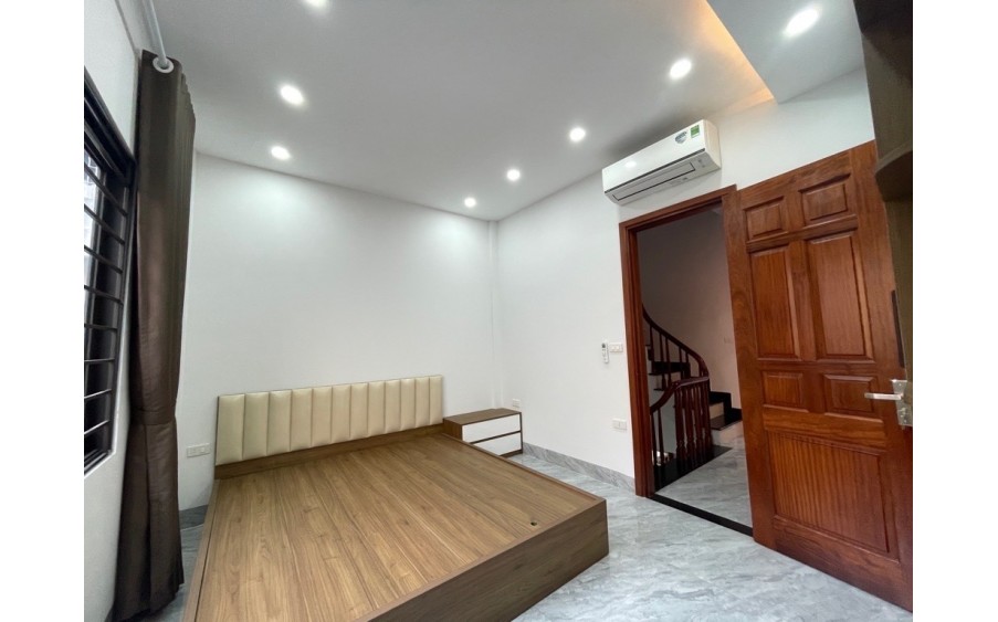 Bán nhà mặt phố Quan Hoai, 45m2, 6 tầng,2 tháng, ô tô, Nhỉnh 8  tỷ. Cho thuê 40 triệu/tháng LH 0976388663